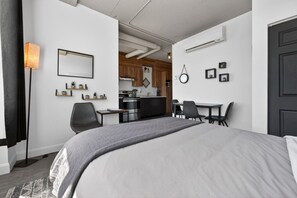 1 bedroom, WiFi (free) - Loft 303 | Rooftop | Downtown (Rimouski)