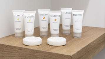 SĂšche-cheveux, serviettes fournies