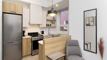 Refrigerador, microondas, horno, placa de cocina