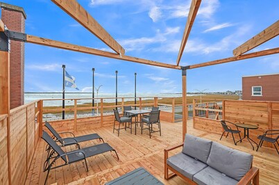 Loft 203 | Rooftop | Downtown