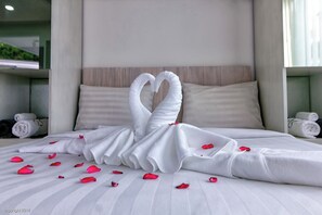 2 bedrooms, WiFi, bed sheets - Discover Your Perfect Getaway 1min to Karon Beach Phuket Sea View Condo Thailand (Tambon Karon)