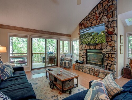 Red Bird Roost/20DRB hosted by LOVR