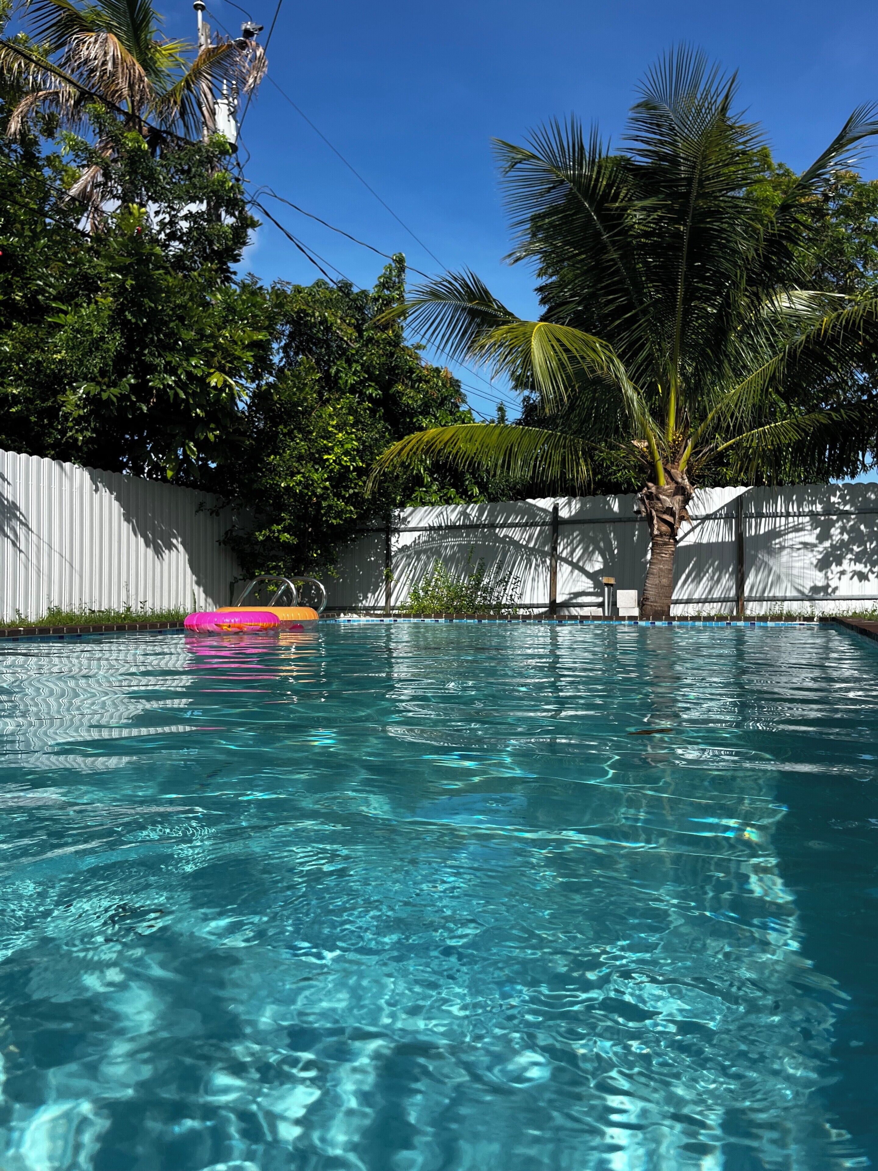 حمّام سباحة خارجي