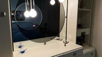 3 bedrooms, in-room safe, iron/ironing board, free WiFi