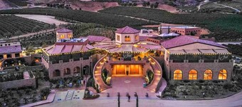 Hemet Haven, Pool, Hot Tub, Backyard, Arcades, Game Room, BBQ Grill and Fire Pit