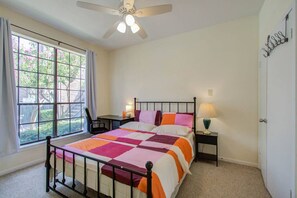 2 bedrooms, desk, iron/ironing board, free WiFi