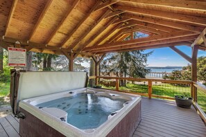 Bain à remous extérieur