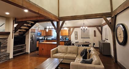 Luxury Winter Ski Vacation Retreat in Big Sky - Hot Tub