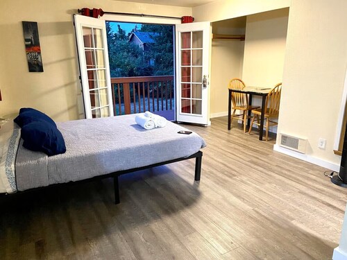 The SQL: Guest Place
