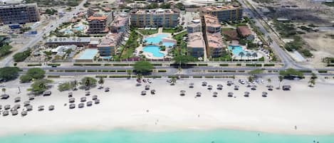 Liegestühle, Strandtücher