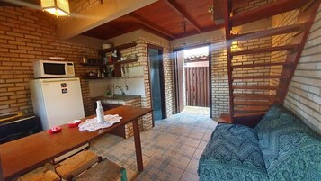 Traditional Cabin | Private kitchen | Fridge, microwave, cookware/dishes/utensils, dining tables