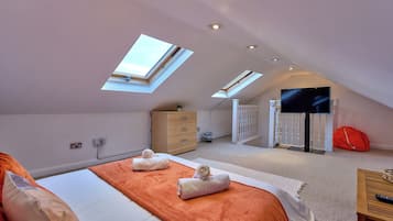 6 bedrooms, iron/ironing board, WiFi, bed sheets