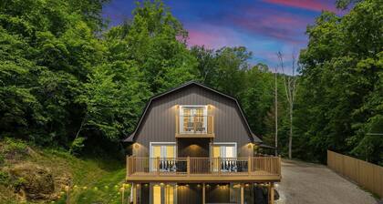 King Bed Serenity Retreat Hot Tub/Bar/Game Room