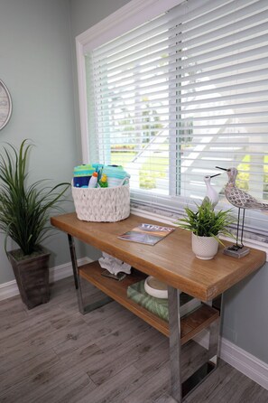 Interior - Charming 2 Bedroom Condo in the Heart of Old Naples 3 Blocks from the Beach (Naples)