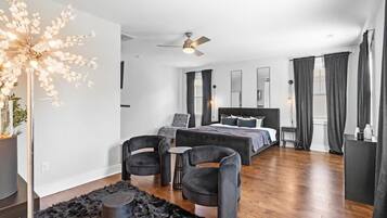 4 bedrooms, iron/ironing board, WiFi, bed sheets