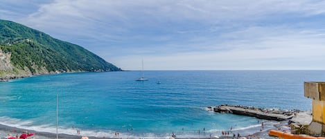 靠近海滩