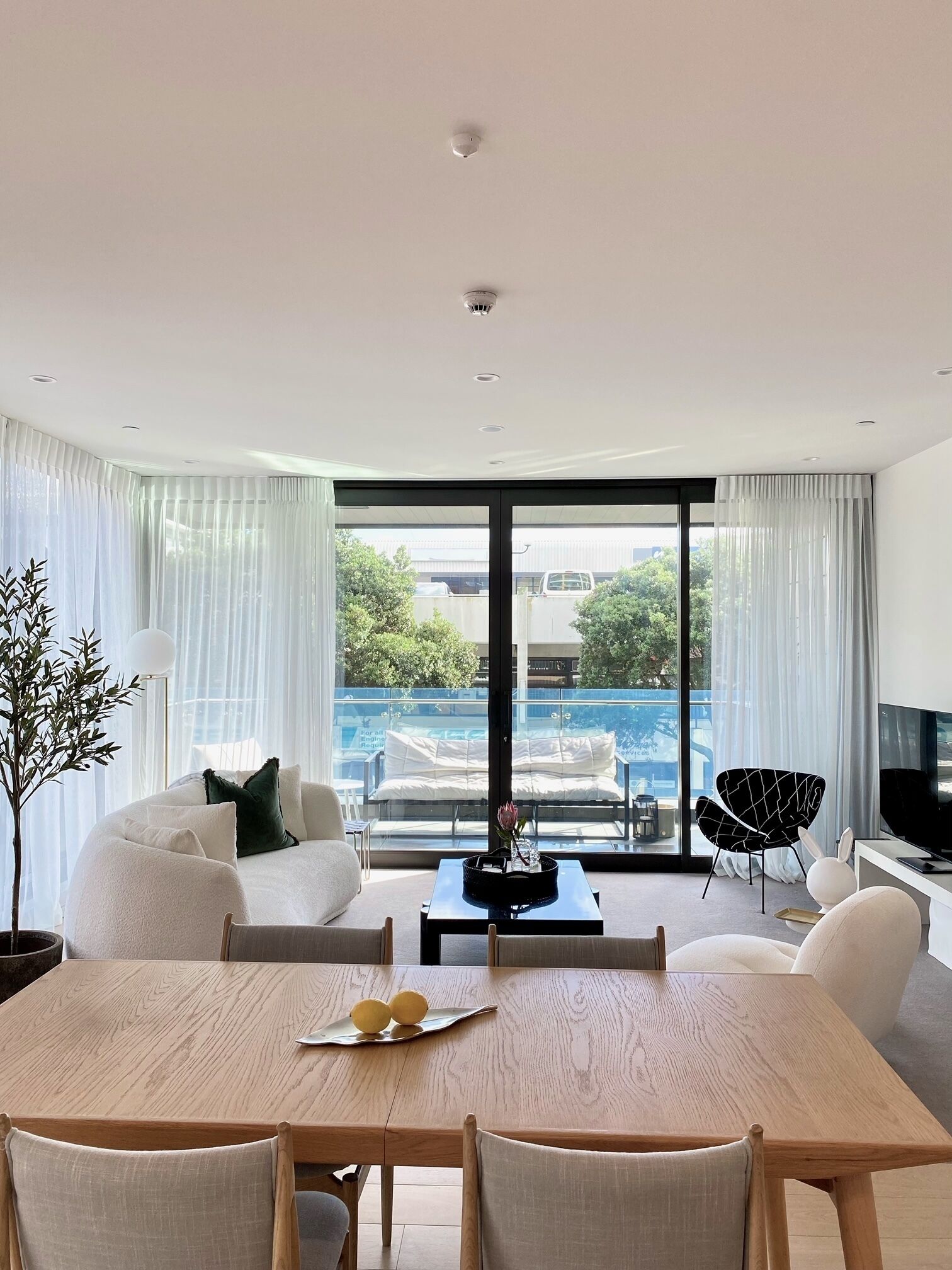 Smart TV, books, offices