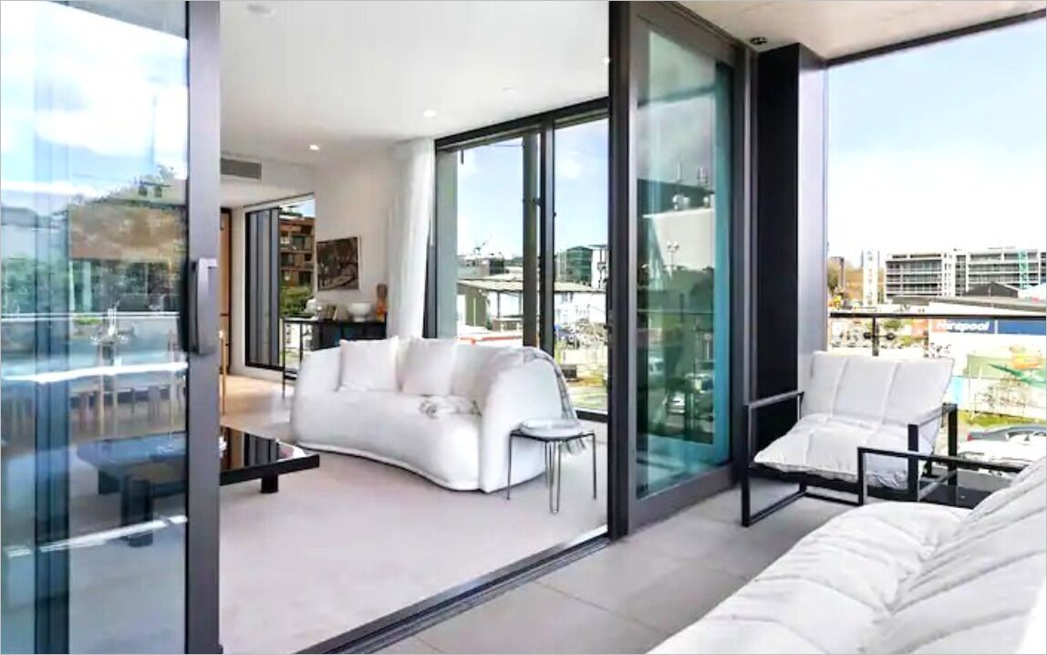 Smart TV, books, offices