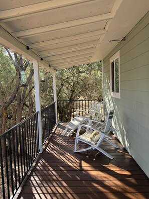 Terrace/patio - Farm house 2 bedrooms cottage in Upper Lake with WiFi, AC, and family-friendly. (Upper Lake)