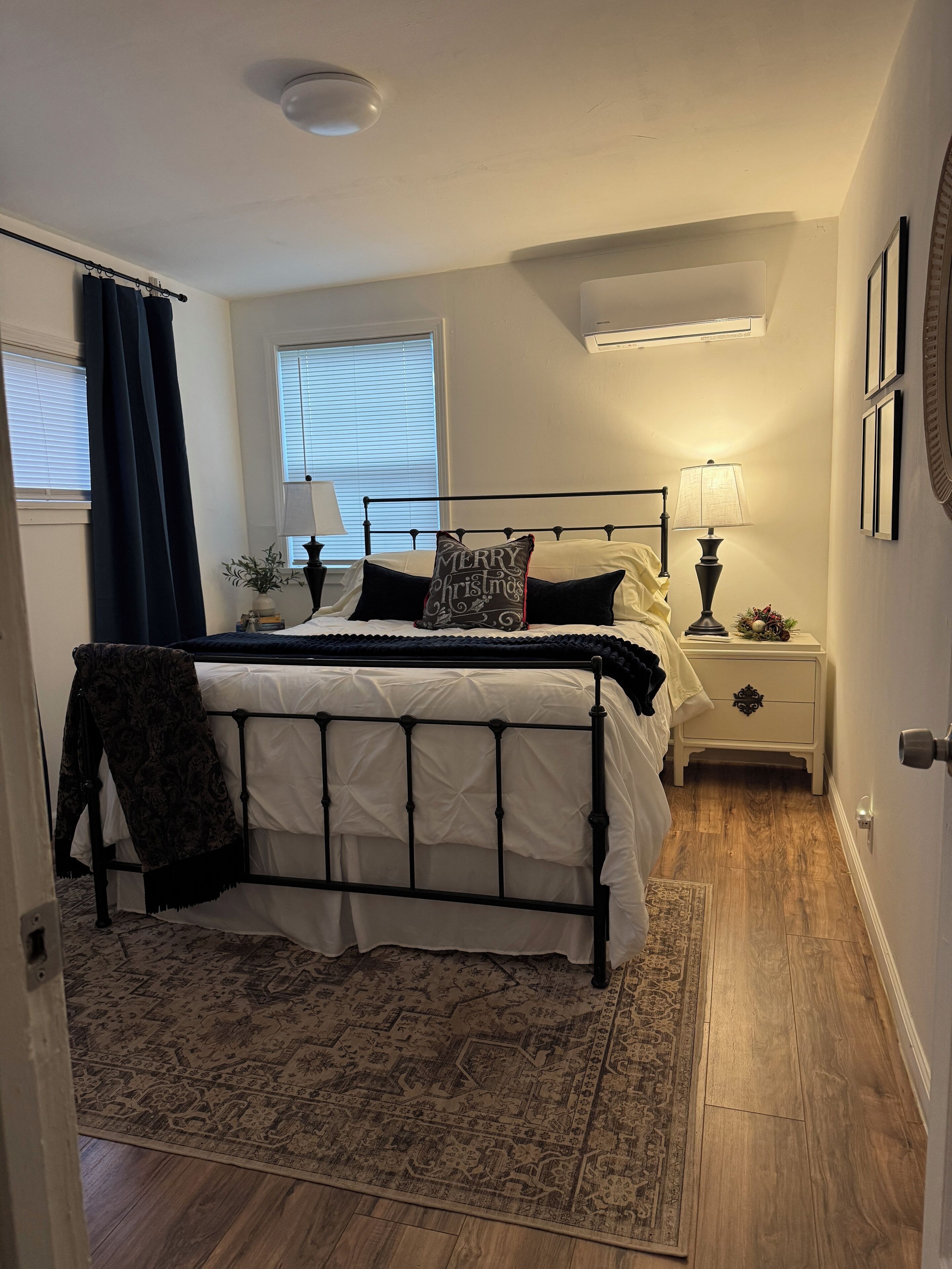 2 chambres, fer et planche à repasser, Wi-Fi, draps fournis