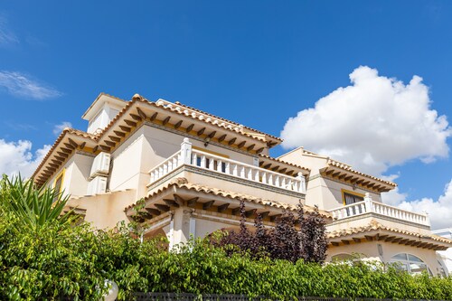 Honey Life Villa by Fidalsa