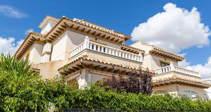 Honey Life Villa by Fidalsa