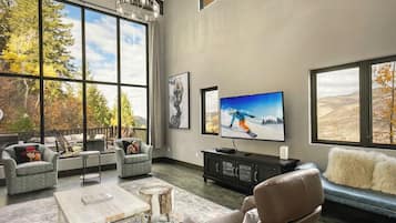 Smart-TV, Kamin, Tischfußball