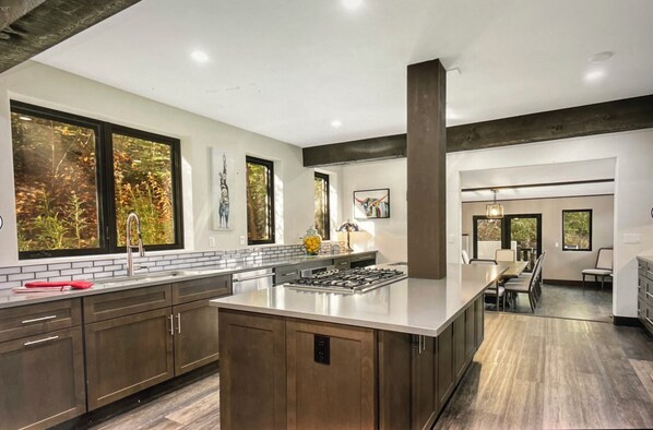 Microwave, oven, stovetop, dishwasher