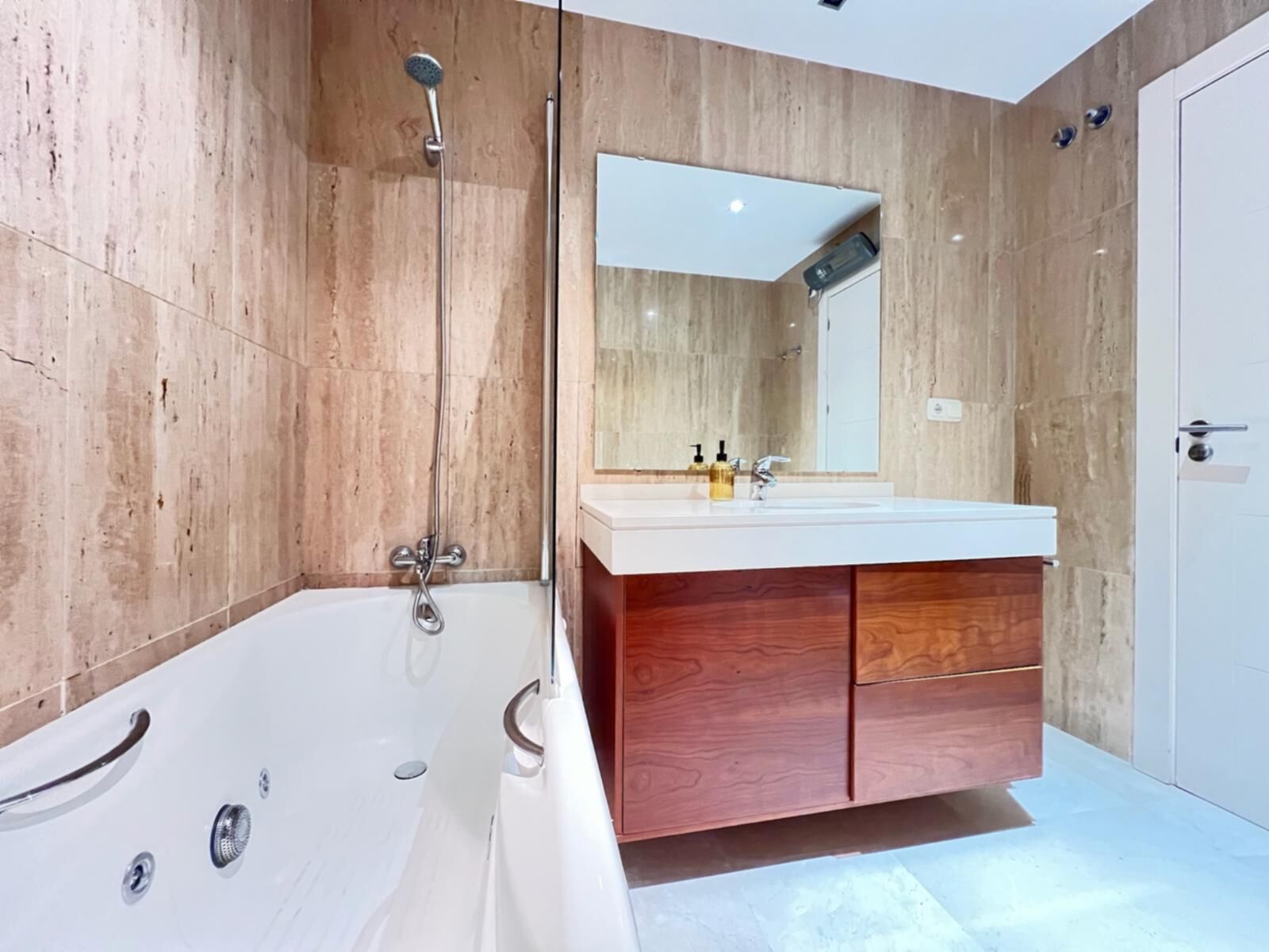 Eco-friendly toiletries, hair dryer, towels