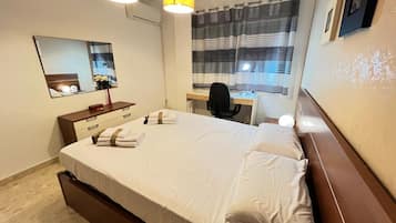 3 slaapkamers, een strijkplank/strijkijzer, wifi, beddengoed