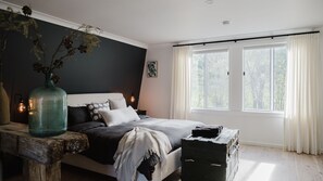 2 室のベッドルーム、アイロン / アイロン台、WiFi (無料)、ベッドシーツ