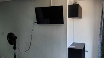 Cute Central Apartment #2 | 1 bedroom, blackout curtains, iron/ironing board, free WiFi