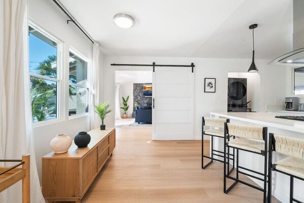 Interior - Pool, Hot Tub, 10 min to Beach, Large Backyard (San Diego)