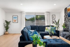 TV connectée, cheminée, jeux vidéo, écrans d'ordinateur