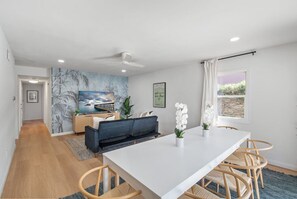 Interior - Pool, Hot Tub, 10 min to Beach, Large Backyard (San Diego)