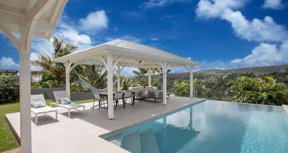 Villa, private pool, air-conditioned rooms, cistern, close to beaches and activities
