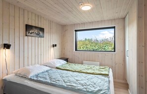 4 bedrooms, free WiFi - Lovely home in Idestrup with sauna (Idestrup)