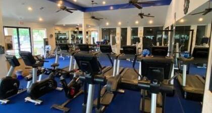 FANTASTIC DESERT PRINCESS GOLF RESORT 2 PRIMARY SUITES STYLE CONDO