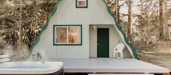 54sl - Hot Tub - Pets OK - Sleeps 4