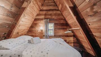 2 bedrooms, bed sheets