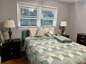 3 chambres, fer et planche à repasser, Wi-Fi, draps fournis