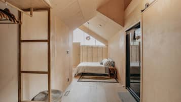 2 bedrooms, bed sheets