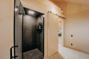 Shower, towels, soap, toilet paper - 58mf - Wi-fi - Pets OK - EVC - Amazing Views (Maple Falls)