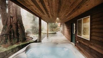 Private spa tub