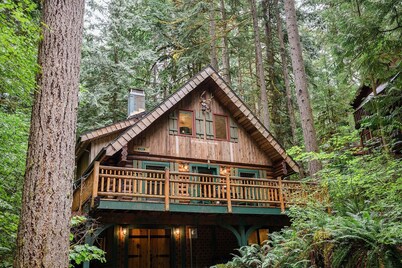 87sl - Starlink - Sauna - Sleeps 8