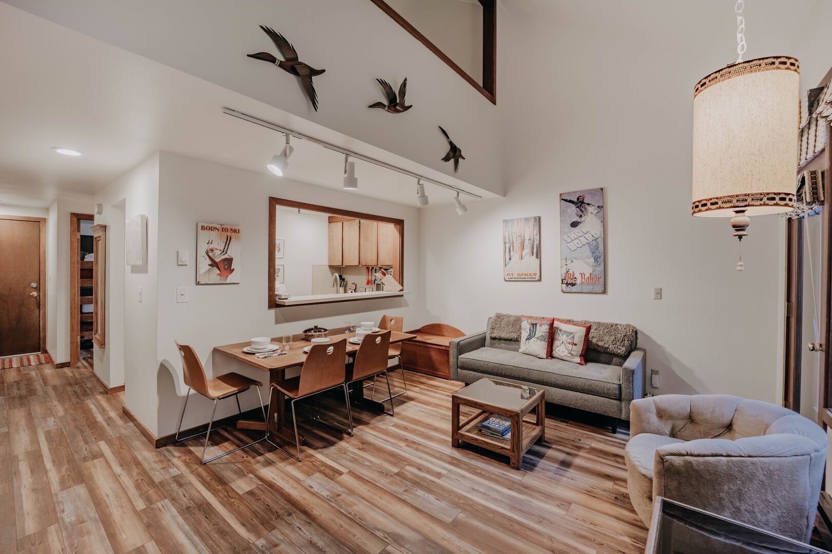 Apartment (2 Bedrooms) | Living area | Table tennis