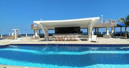 Cruise with Guardia and access to Private Beach