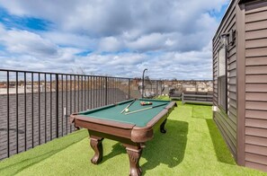 Terrace/patio - Townhouse - Urban Living with Rooftop Deck! (Newark)