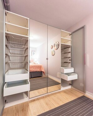 3 bedrooms, iron/ironing board, travel cot, WiFi