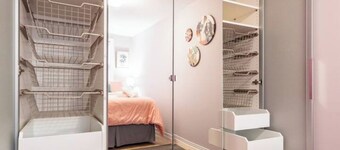 Jellybean Dream 1st floor: driveway, no stairs